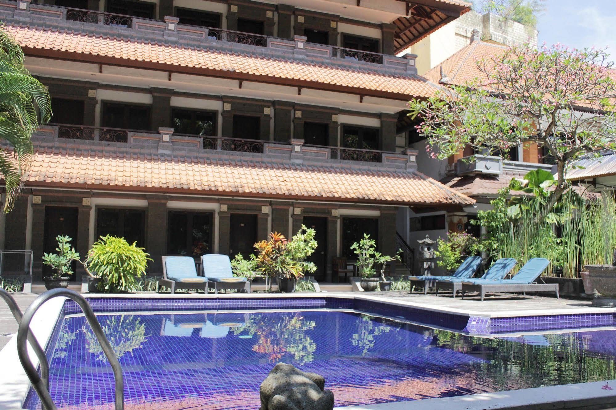 Hotel Puri Tanah Lot Кута Екстер'єр фото