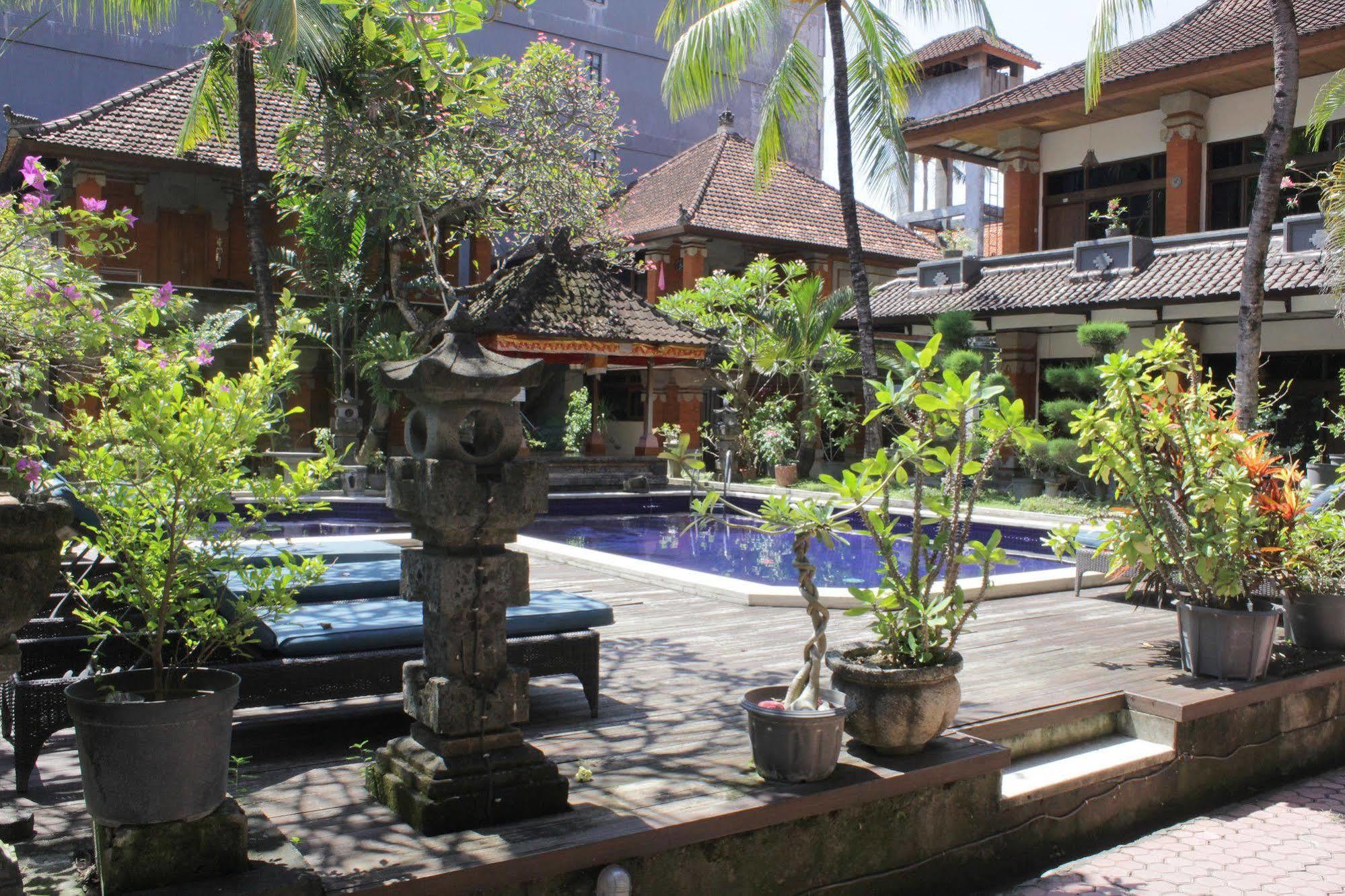 Hotel Puri Tanah Lot Кута Екстер'єр фото