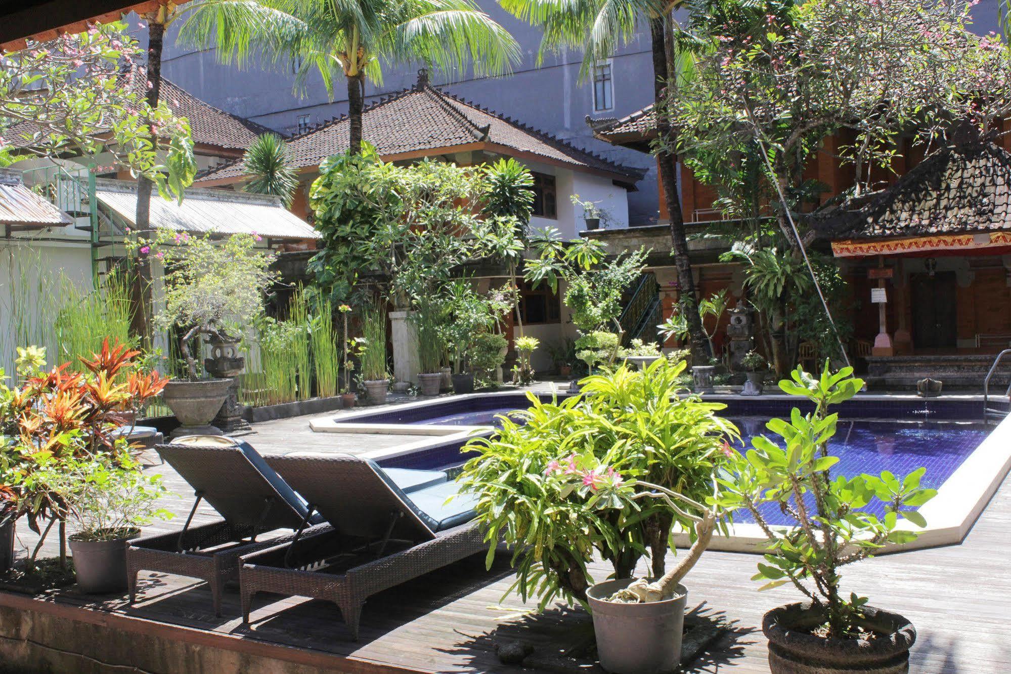 Hotel Puri Tanah Lot Кута Екстер'єр фото