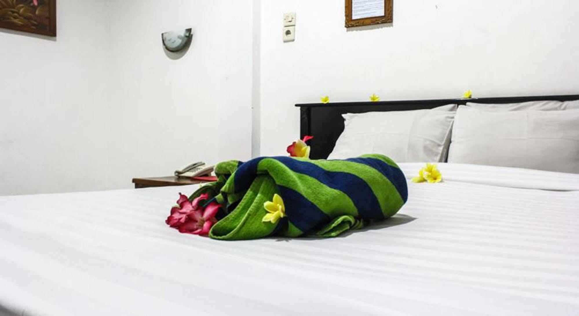 Hotel Puri Tanah Lot Кута Екстер'єр фото