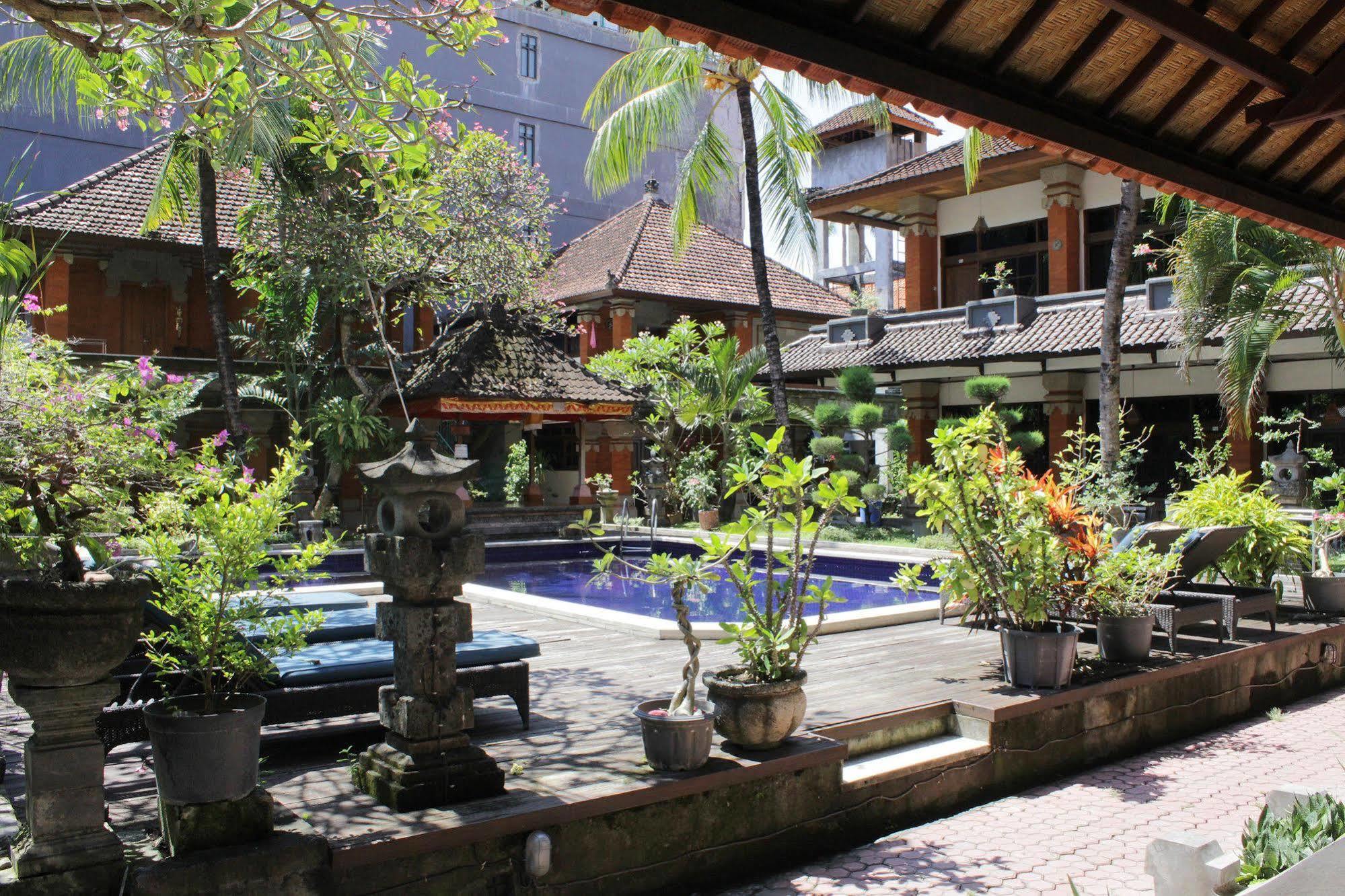 Hotel Puri Tanah Lot Кута Екстер'єр фото